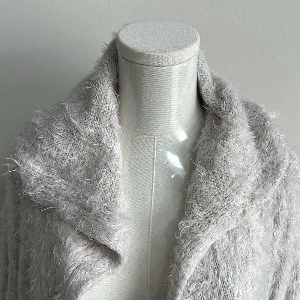 Express Women’s Eyelash Hooded Fuzzy‎ Oversized Long Cozy Beige Sweater Small - Picture 4 of 9